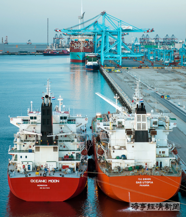 사진 출처 : © Port of Rotterdam Authority (Bob van Bruggen)
