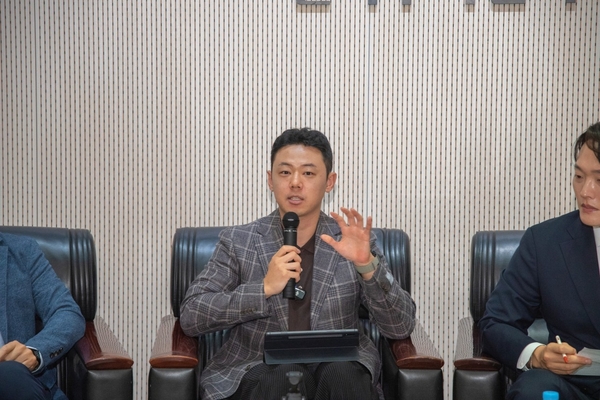 Seapeak 소속 이동현 선장