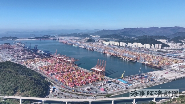 부산항 신항 전경