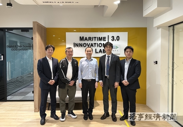 가운데 MPA 최고정보책임자(CIO) Koh Chin Yong, 오른쪽 두번째 BPA 안강희 디지털AI부장